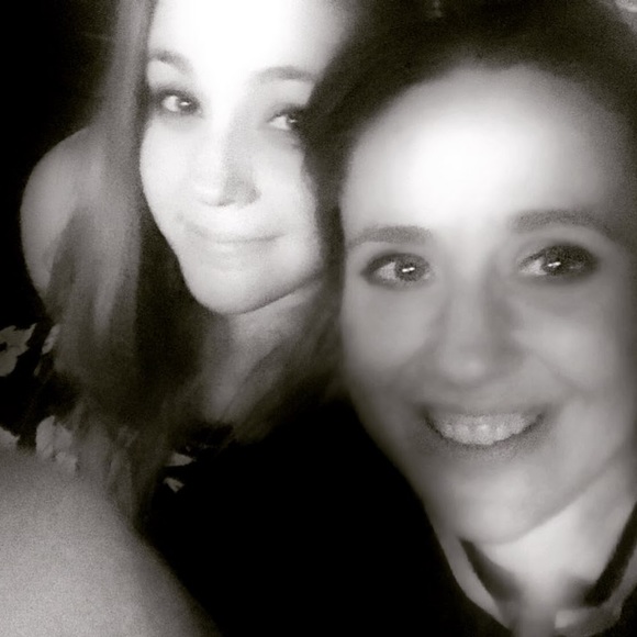 Meet your Posher, Candace - Picture 3 of 3